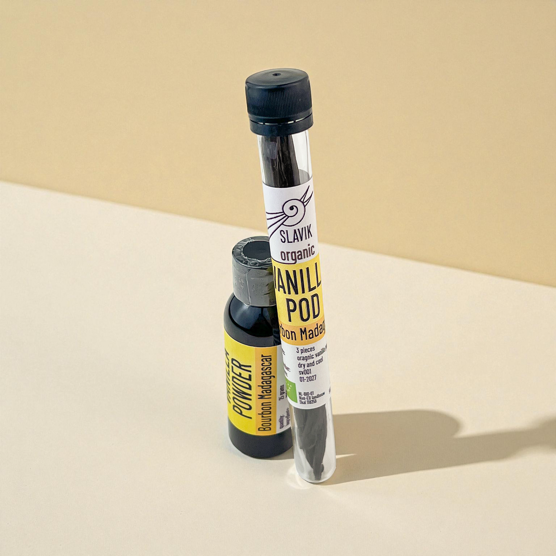 Vanilla Starter kit – Organic Bourbon Pods & Powder from Madagascar